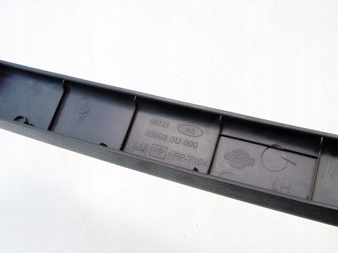 Osłona boczek bagażnika Nissan Almera Tino 2002