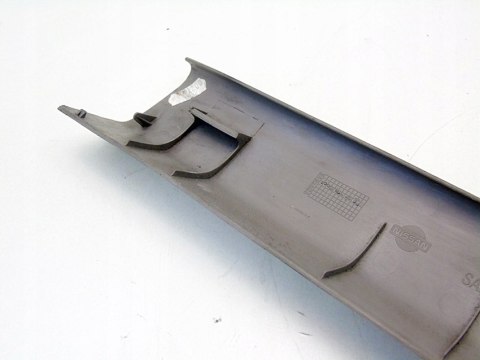 Osłona wewnętrzna progu lewy przód Nissan Almera Tino 2002