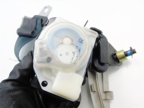 Pas bezpieczeństwa prawy tył Nissan Almera Tino 2002