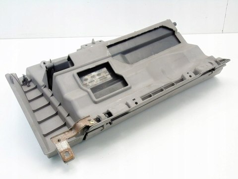 Schowek deski rozdzielczej Nissan Almera Tino 2002