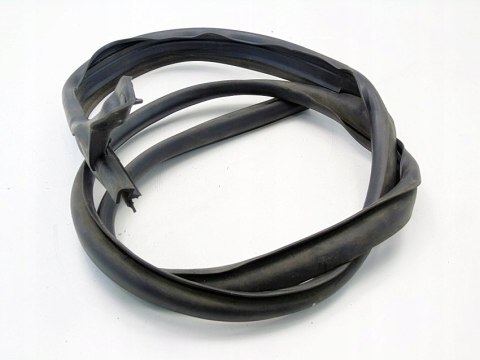 Uszczelka karoseryjna nad drzwi lewa Nissan Almera Tino 2002