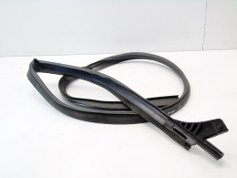 Uszczelka karoseryjna nad drzwi prawa Nissan Almera Tino 2002