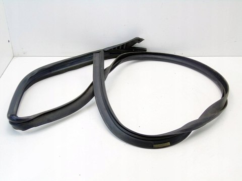 Uszczelka karoseryjna nad drzwi prawa Nissan Almera Tino 2002