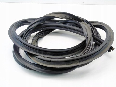 Uszczelka klapy pokrywy bagażnika Nissan Almera Tino 2002