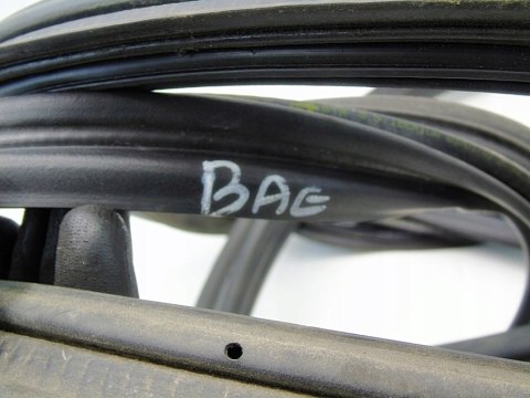 Uszczelka klapy pokrywy bagażnika Nissan Almera Tino 2002