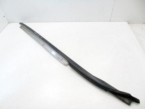 Uszczelka osłona szyby czołowej lewa Nissan Almera Tino 2002