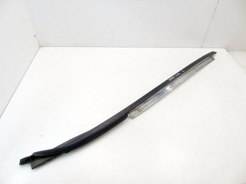 Uszczelka osłona szyby czołowej lewa Nissan Almera Tino 2002