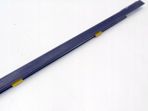 Uszczelka parapet wewnętrzny szyby drzwi prawy tył Nissan Almera Tino 2002
