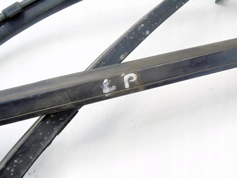 Uszczelka szyby drzwi lewy przód Nissan Almera Tino 2002