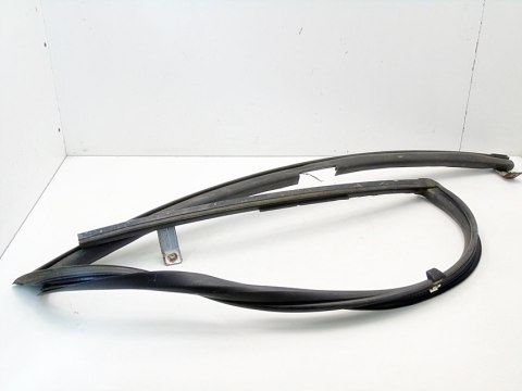 Uszczelka szyby drzwi lewy przód Nissan Almera Tino 2002