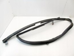 Uszczelka szyby drzwi prawy przód Nissan Almera Tino 2002