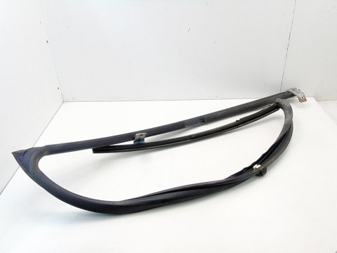 Uszczelka szyby drzwi prawy przód Nissan Almera Tino 2002