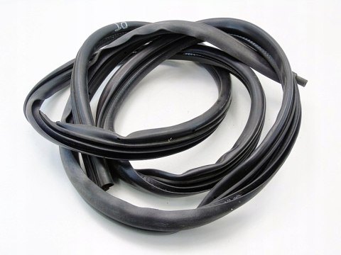 Uszczelka wnęki drzwi prawy tył Nissan Almera Tino 2002