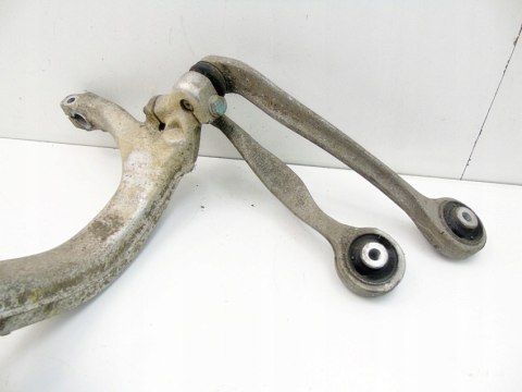 Zwrotnica z wahaczami prawy przód Audi A4 S4 B6 Cabrio