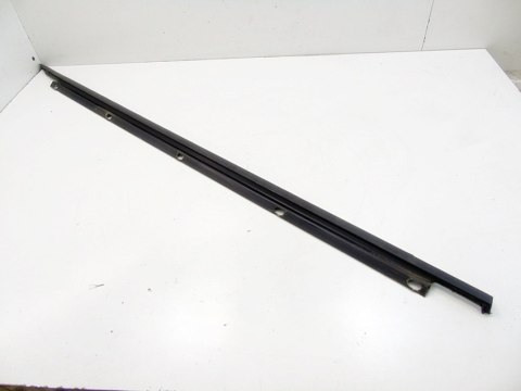 Uszczelka parapet wewnętrzny szyby drzwi prawy tył Volkswagen Golf V 03-09