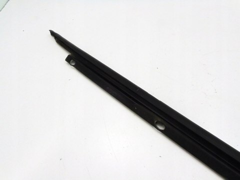 Uszczelka parapet wewnętrzny szyby drzwi prawy tył Volkswagen Golf V 03-09