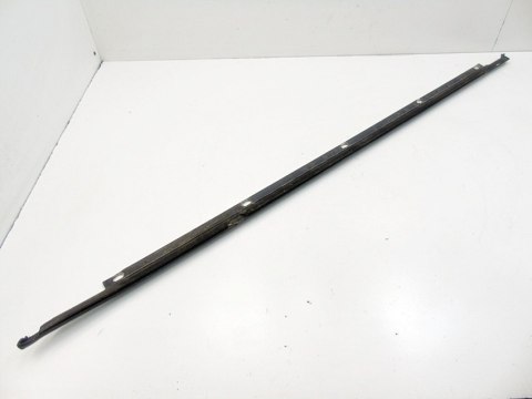 Uszczelka parapet wewnętrzny szyby drzwi prawy tył Volkswagen Golf V 03-09