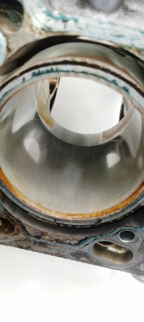 Blok silnika 4.4 N62 BMW 5 6 7 X5 E60 E61 E63 E64 E65 E66 ALPINA 7515110