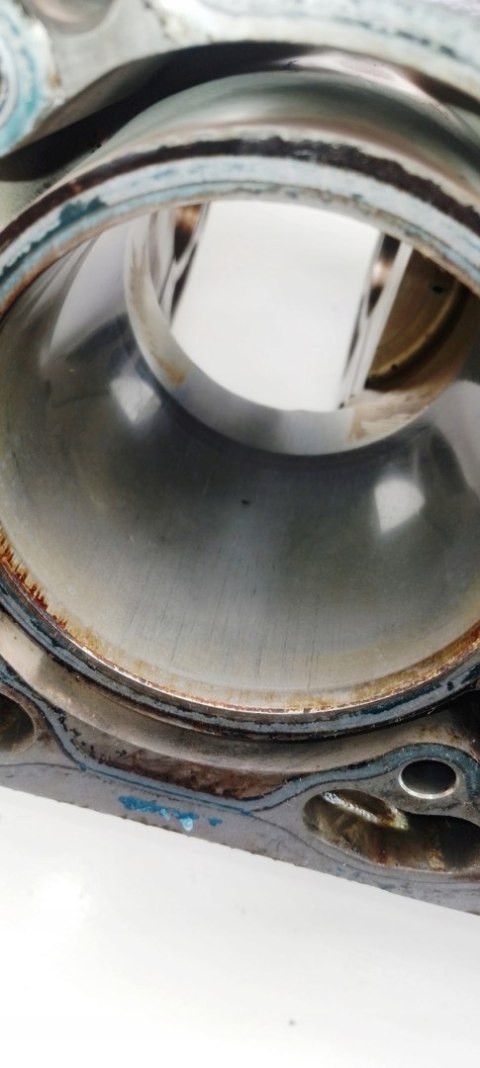Blok silnika 4.4 N62 BMW 5 6 7 X5 E60 E61 E63 E64 E65 E66 ALPINA 7515110