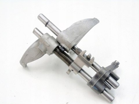 Widełki wybierak skrzyni biegów 1.0 1.2 12V Mitsubishi Space Star 6 Mirage