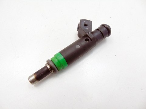 Wtryskiwacz paliwa 4.4 N62 BMW 5 6 7 X5 E60 E61 E63 E64 E65 E66 7525721