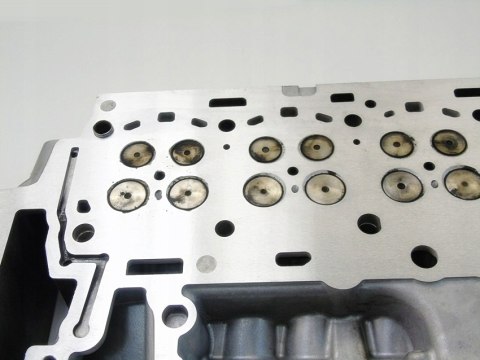 Głowica 1.6 2.0 D4D D Verso Auris Avensis Mini One Clubman Countryman BMW