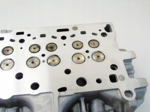 Głowica 1.6 2.0 D4D D Verso Auris Avensis Mini One Clubman Countryman BMW