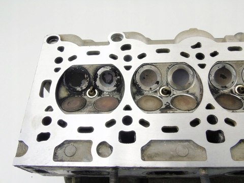 Głowica wałki 1.4 1.2 B Meriva B Corsa D Adam Astra J Aveo A14XER 55562229