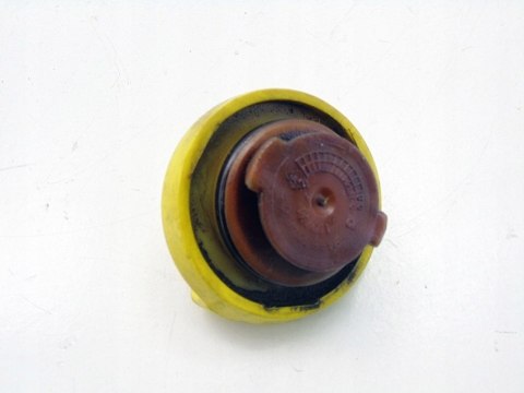Korek wlewu oleju 1.6 16V Duster Logan Sandero Oroch Thalia Clio 3 Megane