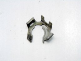 Mocowanie spinka wtryskiwacza 1.6 16V Duster Logan Sandero Oroch Thalia 2