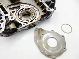 Pompa oleju obudowa rozrządu 1.2 1.4 B Meriva B Corsa D Adam Astra J Aveo