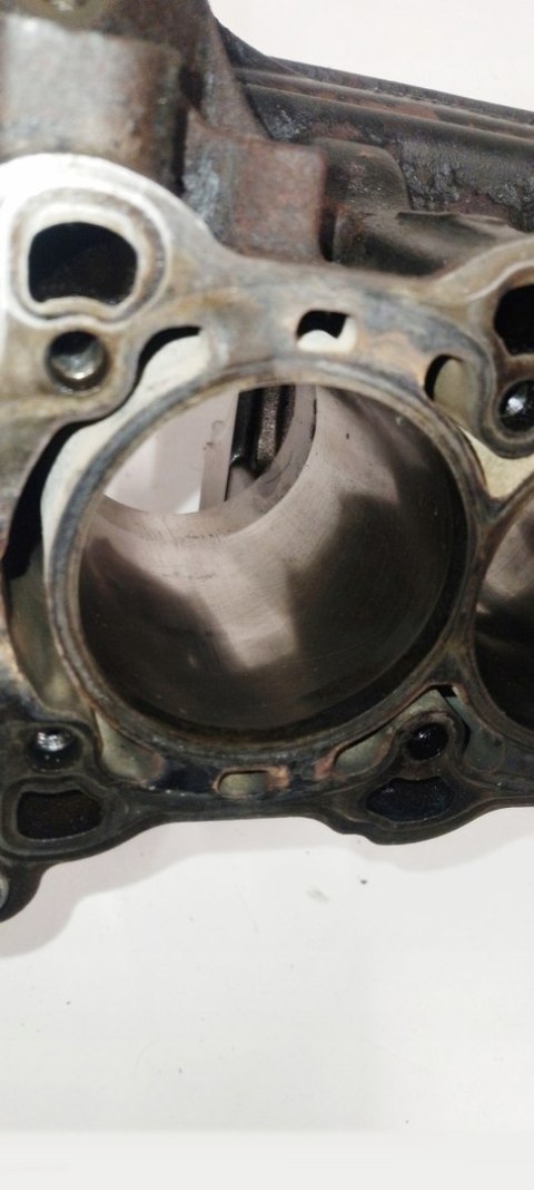 Blok silnika 1.4 B Meriva B Corsa D Adam Astra J Aveo 55561961 a14xer