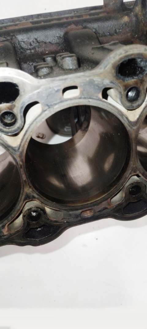 Blok silnika 1.4 B Meriva B Corsa D Adam Astra J Aveo 55561961 a14xer