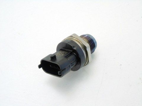 Czujnik paliwa 2.0 cdti Insignia A Zafira C Astra J Cascada Saab 9-5