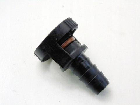 Króciec przewodu powietrza 1.6 16V Duster Logan Sandero Oroch Thalia Clio 3