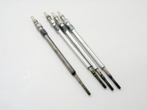 Świece żarowe 4.4v 2.0 cdti Insignia A Zafira C Astra J Cascada Saab 9-5
