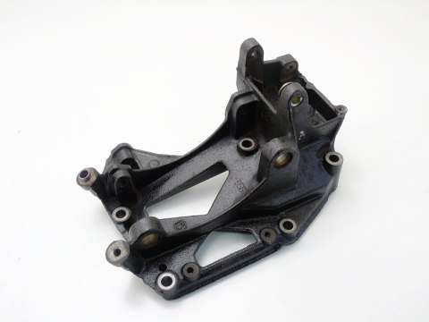 Łapa wspornik silnika 2.0 B 407 C5 C4 307 206 306 Xsara Jumpy 806 C8 607
