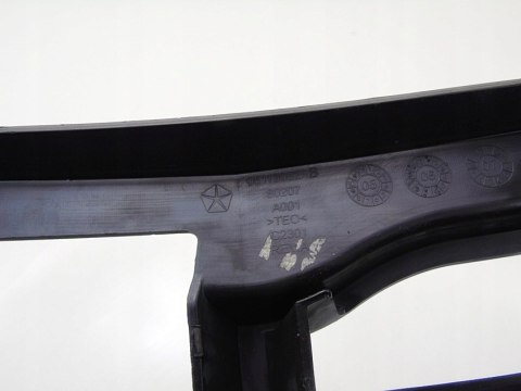 Atrapa grill Chrysler Pacifica 4.0 v6 2007 05113082AB