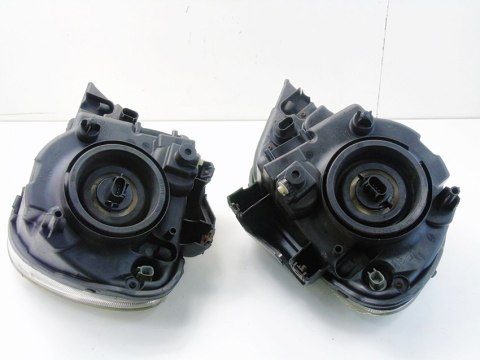 Lampy reflektory przód lewa prawa Chrysler Pacifica 2007r