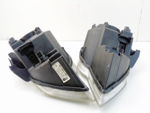 Lampy reflektory przód lewa prawa Chrysler Pacifica 2007r