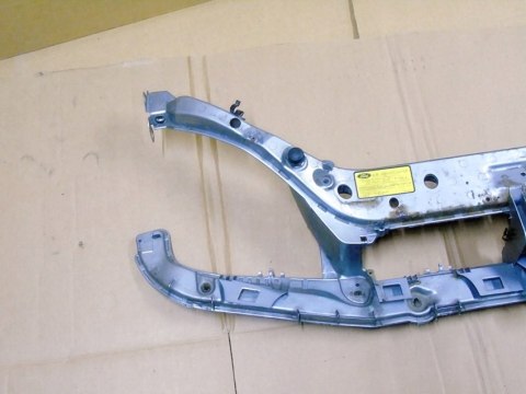 Pas przedni zderzaka górny pod lampyFord Focus MK1