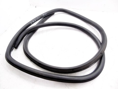 USZCZELKA DRZWI PRAWY TYŁ FORD FOCUS MK1 USZCZELKA DRZWI PRAWY TYŁ FORD FOCUS MK1