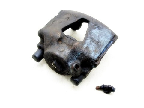 ZACISK PRAWY PRZÓD OPEL VECTRA B 1.6 8V ZACISK PRAWY PRZÓD OPEL VECTRA B 1.6 8V