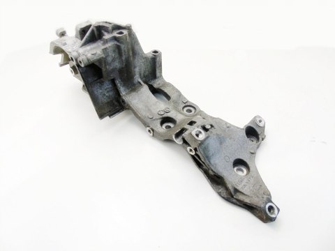 Łapa wspornik silnika 2.0 TDI Audi A4 B8 A5 A6 C7 Q5 Q3 TT CNH Passat B8