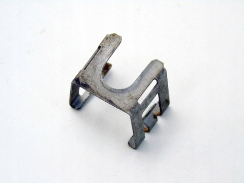 Mocowanie spinka wtryskiwacza 1.4 1.6 16v Focus Fiesta Fusion Puma Courier