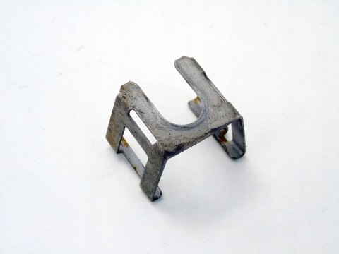 Mocowanie spinka wtryskiwacza 1.4 1.6 16v Focus Fiesta Fusion Puma Courier