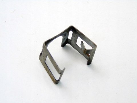 Mocowanie spinka wtryskiwacza 1.4 1.6 16v Focus Fiesta Fusion Puma Courier