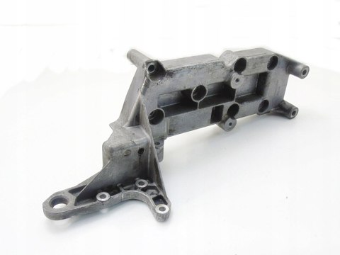 Łapa wspornik silnika 2.4 D D5 Volvo XC70 V70 2 3 S60 S80 XC90 8642196