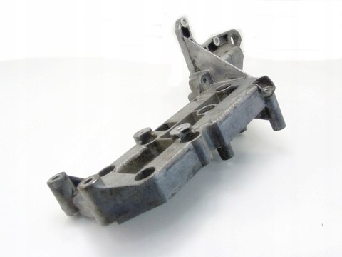 Łapa wspornik silnika 2.4 D D5 Volvo XC70 V70 2 3 S60 S80 XC90 8642196