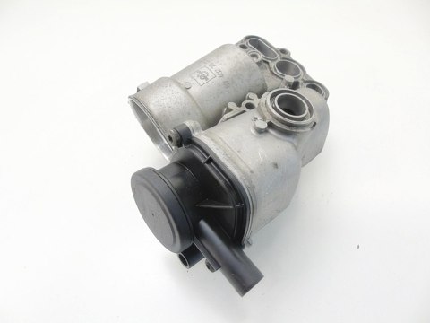 Obudowa filtra oleju 2.4 D D5 VOLVO XC70 V70 2 3 S60 S80 XC90 08642839